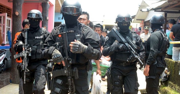 Anti-terrorism police shoot 3 suspected militants dead in Indonesian
