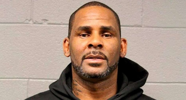 R Kelly released on bail over sexual abuse charges