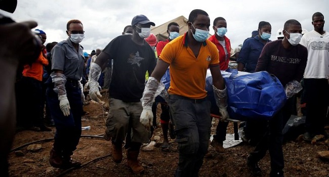 ZIMBABWE: Rescuers pull out 6 people, 22 corpses, after mine collapse