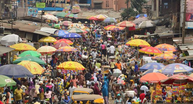 Lagos threatens to shut down markets not adhering to social distancing rules