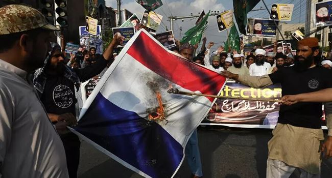 Muslims in Pakistan, Bangladesh rally against French Islamophobia