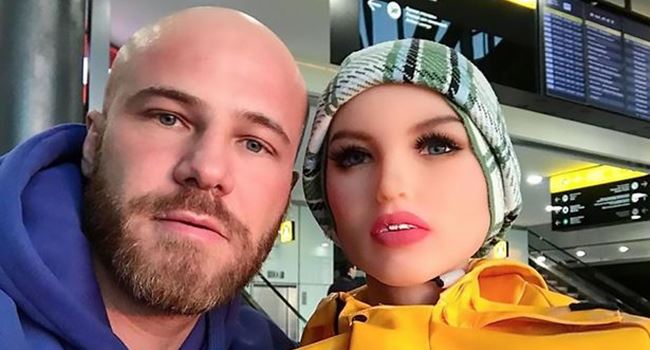 Bodybuilder Yuri Tolochko to Wed His Sex Doll Girlfriend After 8 Months of  Dating